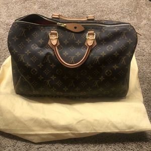 Louis Vuitton Speedy 40 bag